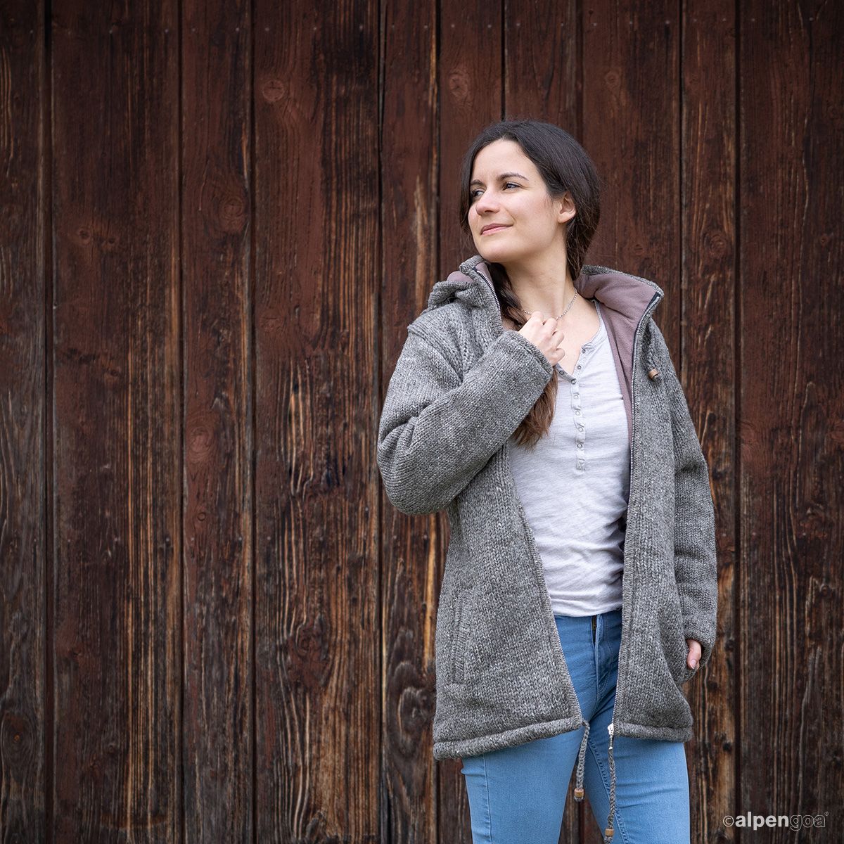 Wolljacke Eileen Naturbraun Tragebeispiel